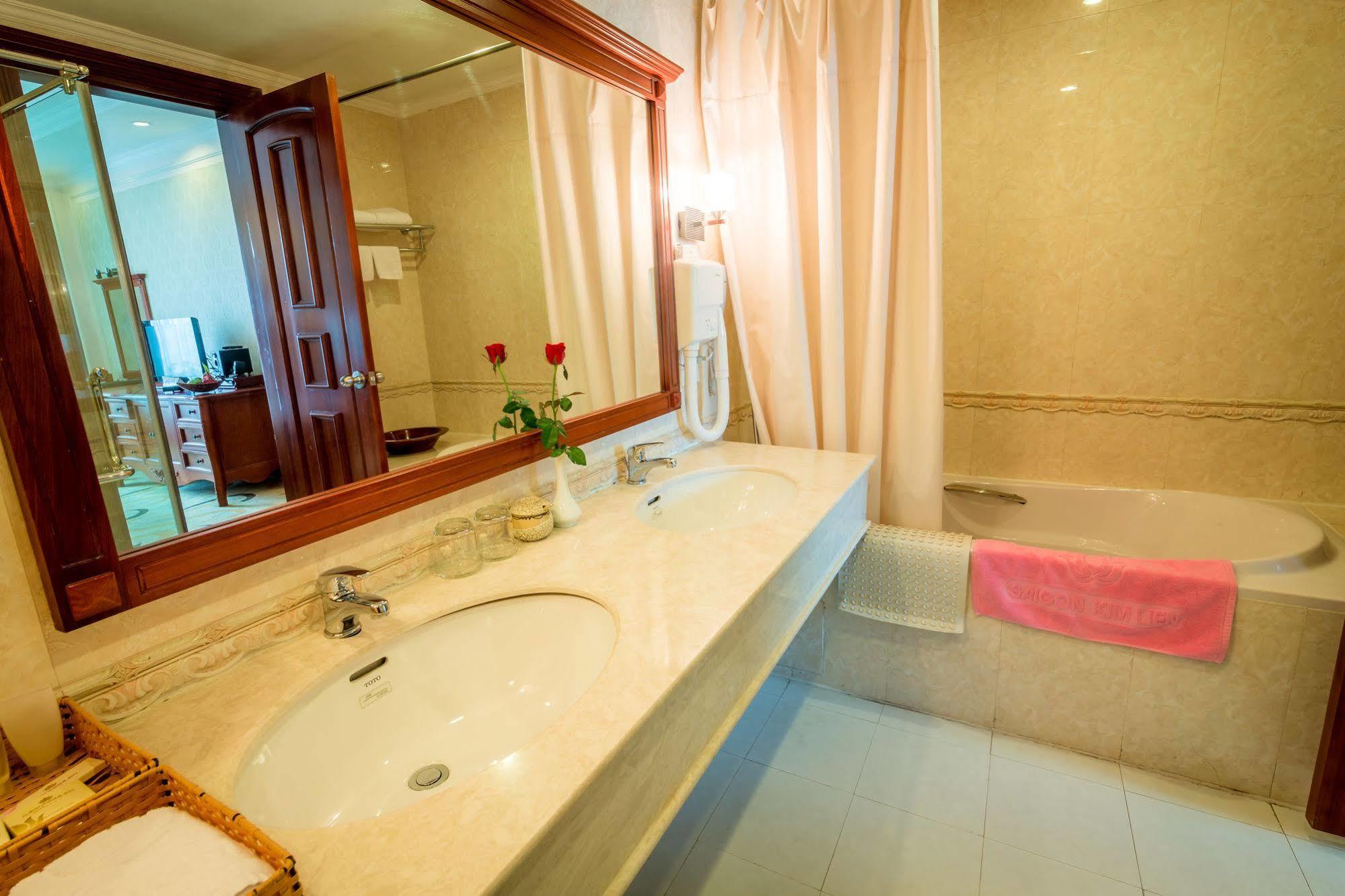Sai Gon Kim Lien Hotel Vinh City Eksteriør billede